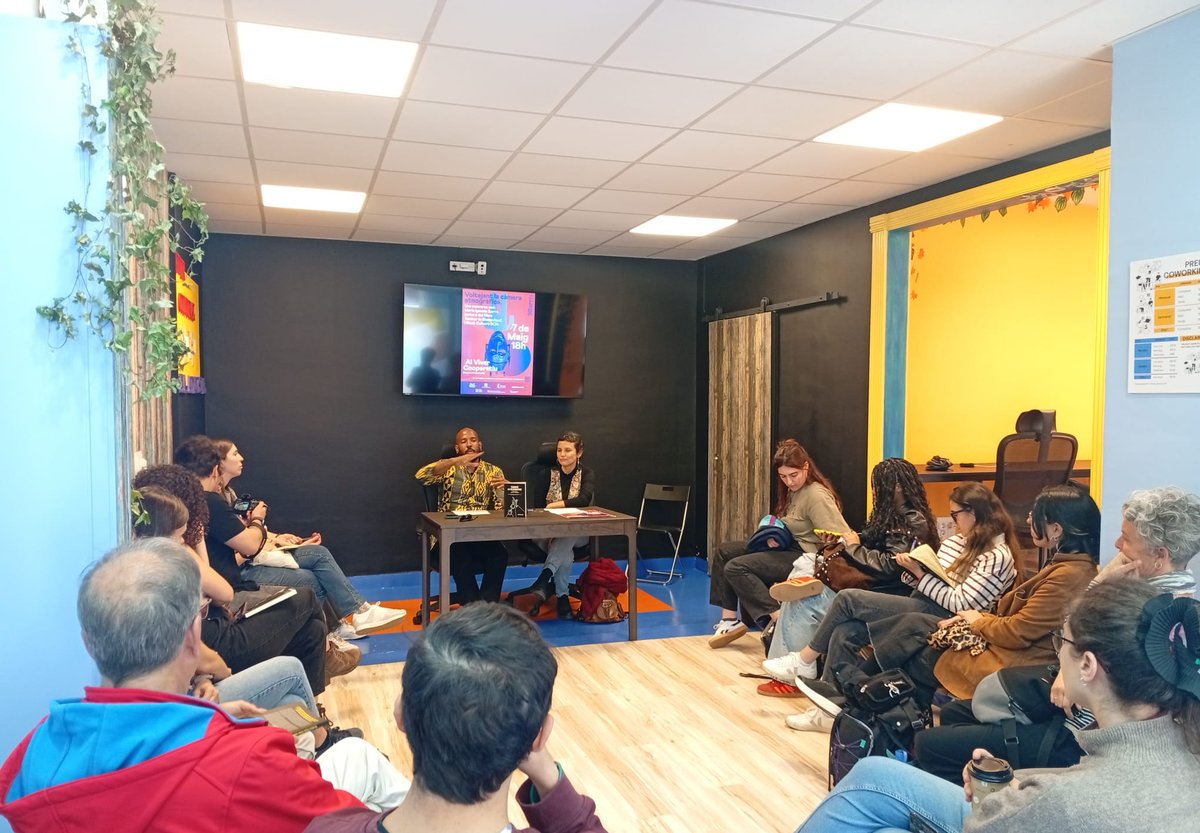 Viver Cooperatiu (@vivercoop) on Twitter photo 💬 Aquesta tarda hem pogut gaudir de la conversa entre María Ignacia Ibarra (autora de Tumbar la Blanquitud) i Black Culture Barcelona
Un acte organitzat per <a href="/Comunalitat9B/">CU9B - Comunalitat 9 Barris BCN</a> <a href="/EscolaIGOP/">Escola de l'IGOP</a> <a href="/DescontrolEd/">Descontrol Editorial</a> 💬 Aquesta tarda hem pogut gaudir de la conversa entre María Ignacia Ibarra (autora de Tumbar la Blanquitud) i Black Culture Barcelona
Un acte organitzat per <a href="/Comunalitat9B/">CU9B - Comunalitat 9 Barris BCN</a> <a href="/EscolaIGOP/">Escola de l'IGOP</a> <a href="/DescontrolEd/">Descontrol Editorial</a>