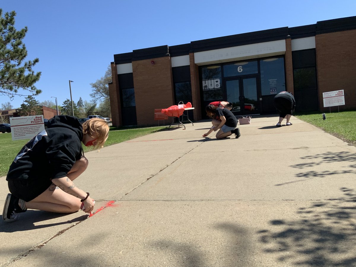 clcmnedu's tweet image. Today, students, staff and community members took part in The Red Sand Project, which raises awareness of human trafficking and represents the victims who fall through the cracks.

#CLCRedSandProject #RedSandProject
