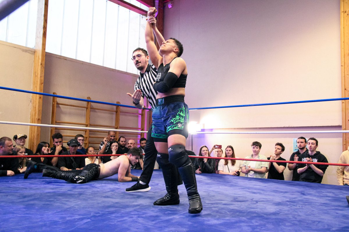 ApcEvolution's tweet image. 🟧 APC Evolution XIII 🟪
Deuxième match à 4 pour déterminer le challenger numéro 1 au titre APC Evolution.
Victoire de @prowrestler_jgu 🤼♀️