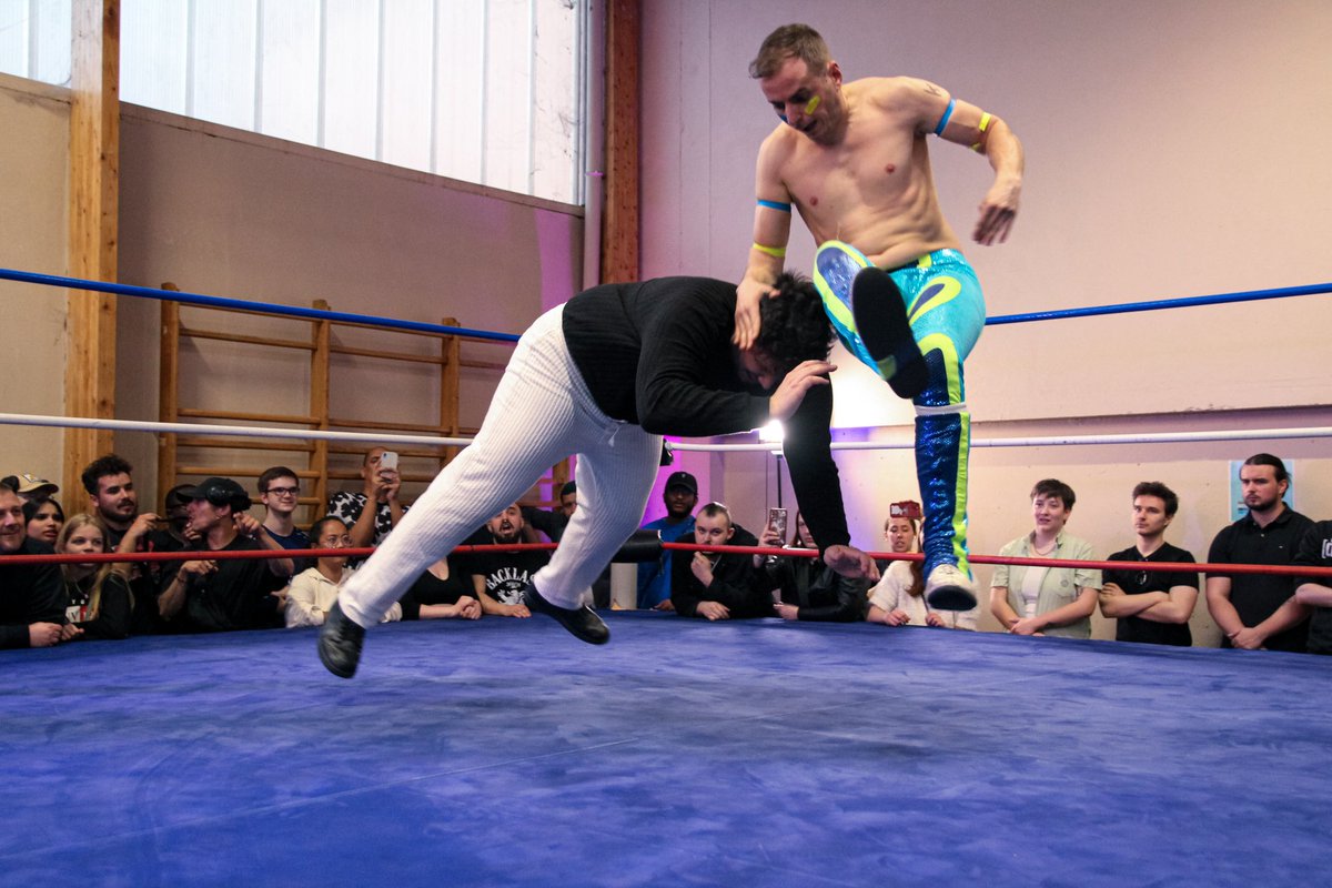ApcEvolution's tweet image. 🟧 APC Evolution XIII 🟪
Deuxième match à 4 pour déterminer le challenger numéro 1 au titre APC Evolution.
Victoire de @prowrestler_jgu 🤼♀️