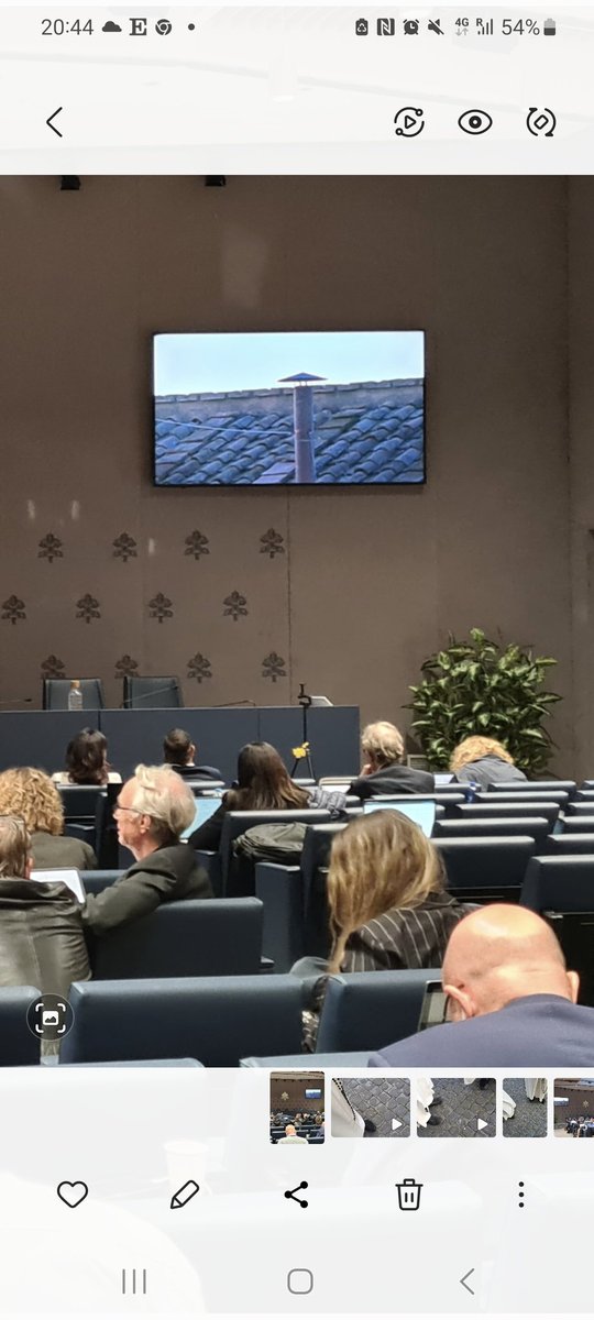 La sala de prensa del Vaticano a esta hora.