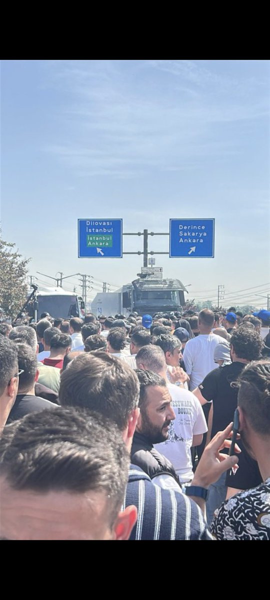 Yoksulluk sınırı altında zam istemiyoruz!

#tuprsiscisidireniyor