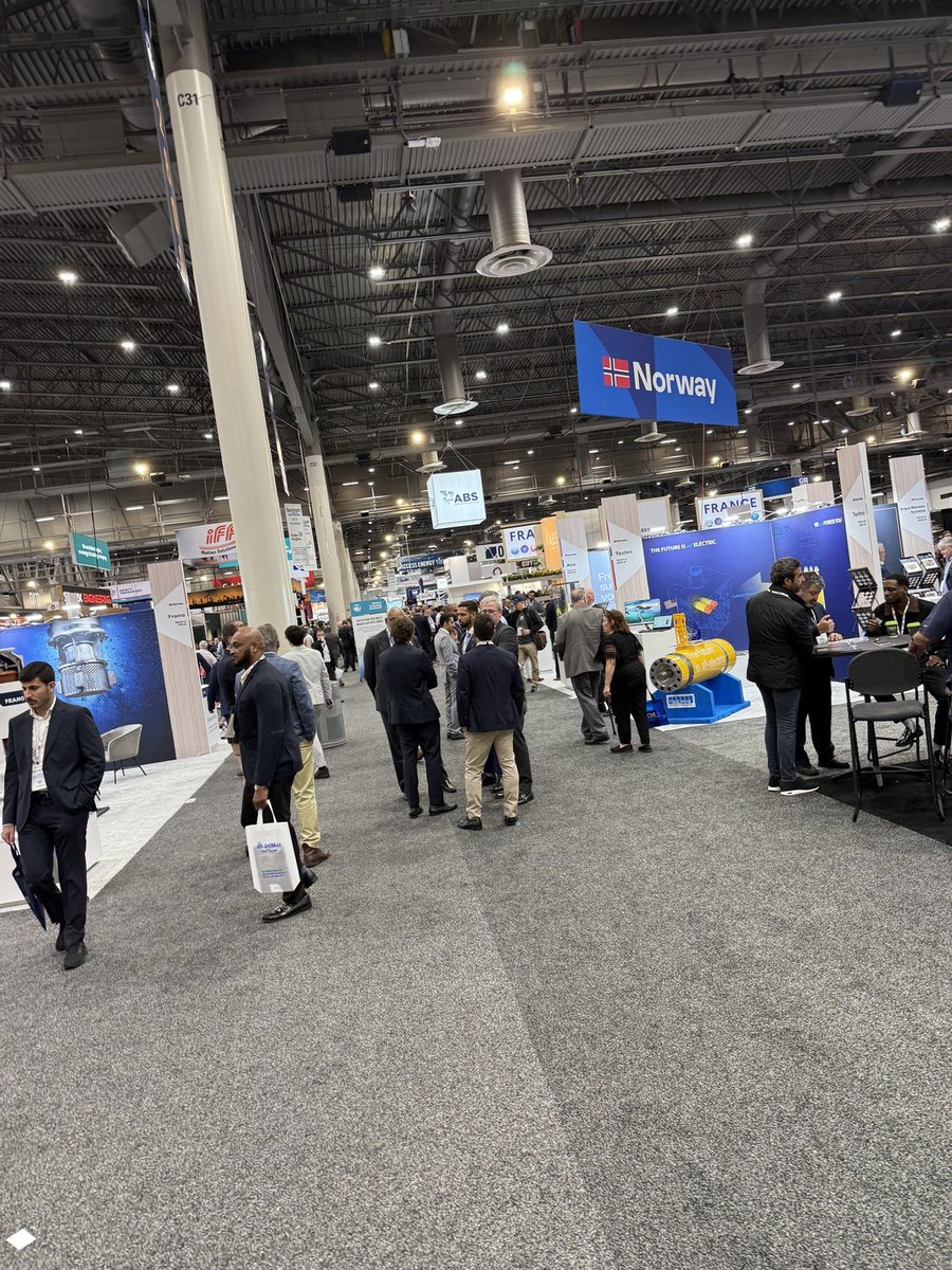 MearthanePC's tweet image. 🌊We&apos;re back at #OTC2025!
Marlena from our Houston team is on the floor today, exploring the latest in offshore energy tech &amp;amp; innovation.
📍Spot her? Say Hi!
🔗 Check out our custom #PolyurethaneSolutions: bit.ly/4mbGEGG

#OilAndGas #CustomManufacturing #EnergyInnovation