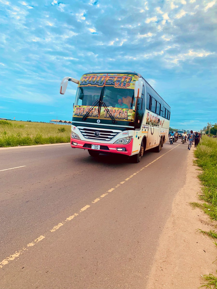 efrem_alberto's tweet photo. Wakurugenzi hapa tanga- dsm na Tanga- chuga Mapemaaa Sanaa jiji la raha #ratco
#raqueb
#royalline express https://t.co/3vqGeyWRSK