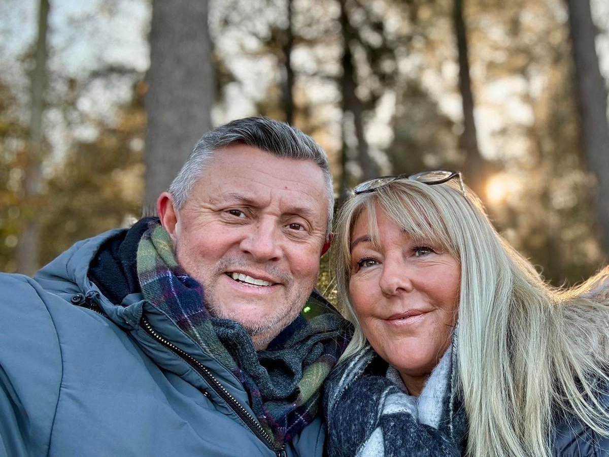 As some people say it never rains but pours! 
The Nut Fairy has recently been diagnosed with arthritis in both knees but particularly the left one. Maybe all the nights spent at the door on my knees feeding the badgers? So now it’s a battle to try and get it under control as I’m