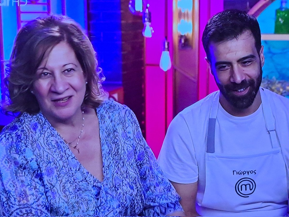 Η κ.Σοφια βλέπει τον Γιώργο πιεσμένο,αδυνατισμενο.. Εμείς μια χαρά κούκλο τον βλέπουμε!❤️
#MasterChefGR