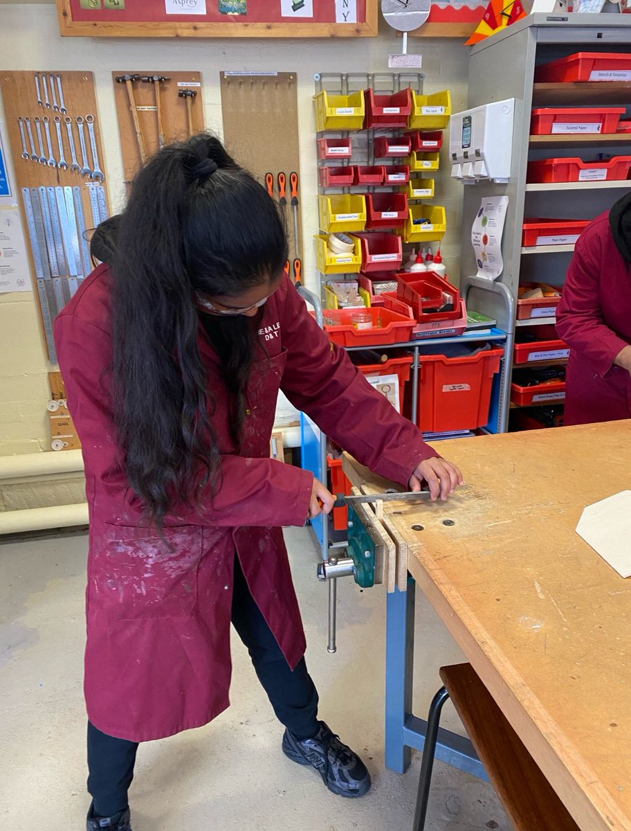 thomassonschool's tweet image. Group 3 pupils have started making their mechanical toy with @BoltonSch #DesignTechnology #ResistantMaterials