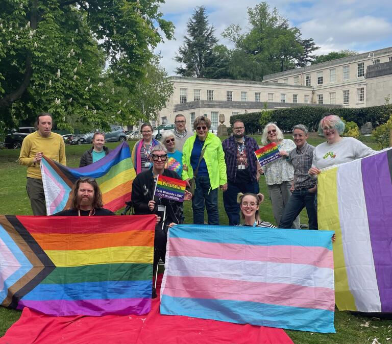 Proud to join our #TradeUnions4TransRights picnic at Uni of Nottingham today - UNISON and UCU and others showing up for trans colleagues and friends. 
Our unions need to say clearly that we support full equality for trans people, and not run scared of the law. #TimeForRealChange