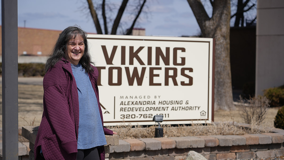 Recently renovated: Viking Towers in Alexandria 💙🏗️💚

Public housing is vital. Without upgrades, we'll lose it. Thank you to all the PHAs (Public Housing Authorities) for your work on this year's Publicly Owned Housing Program applications! 

Learn more: mnhousing.gov/rental-housing…
