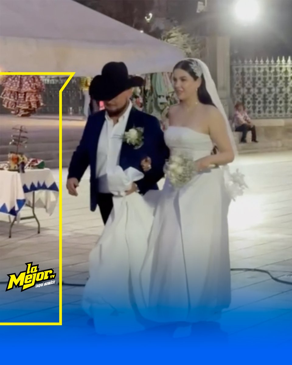 lamejortv (@lamejortvof) on Twitter photo ¡Se nos casó El Pikaro Palma! 💍
El vocalista de La Fiera de Ojinaga fue captado por fans en Chihuahua, casándose con <a href="/Janeth_lvG/">Janeth Valenzuela</a> 💐📸
Hasta el momento, no han dado declaraciones...👀💬
#ElPikaroPalma #LaFieraDeOjinaga #JanethValenzuela #RegionalMexicano #lamejortv ¡Se nos casó El Pikaro Palma! 💍
El vocalista de La Fiera de Ojinaga fue captado por fans en Chihuahua, casándose con <a href="/Janeth_lvG/">Janeth Valenzuela</a> 💐📸
Hasta el momento, no han dado declaraciones...👀💬
#ElPikaroPalma #LaFieraDeOjinaga #JanethValenzuela #RegionalMexicano #lamejortv