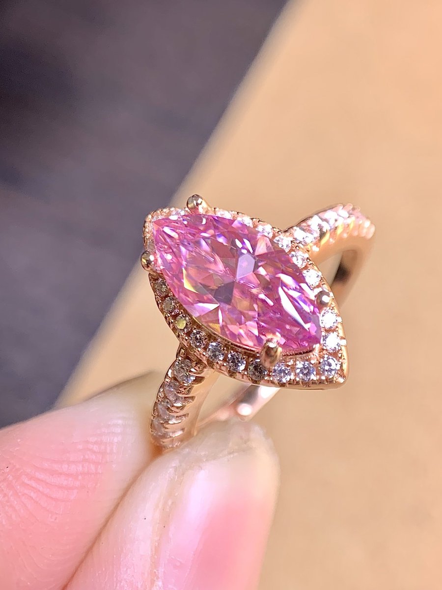 RaphcomTrade's tweet image. Best for engagement and weddings. We have many more for you to start your dream jewelry business at one. DM us today. #verydarkman #SSFootball $REP Labour Party Bella Shmurda