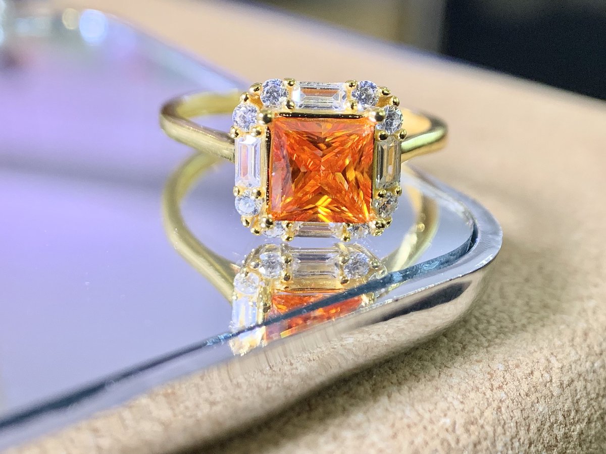 RaphcomTrade's tweet image. Best for engagement and weddings. We have many more for you to start your dream jewelry business at one. DM us today. #verydarkman #SSFootball $REP Labour Party Bella Shmurda