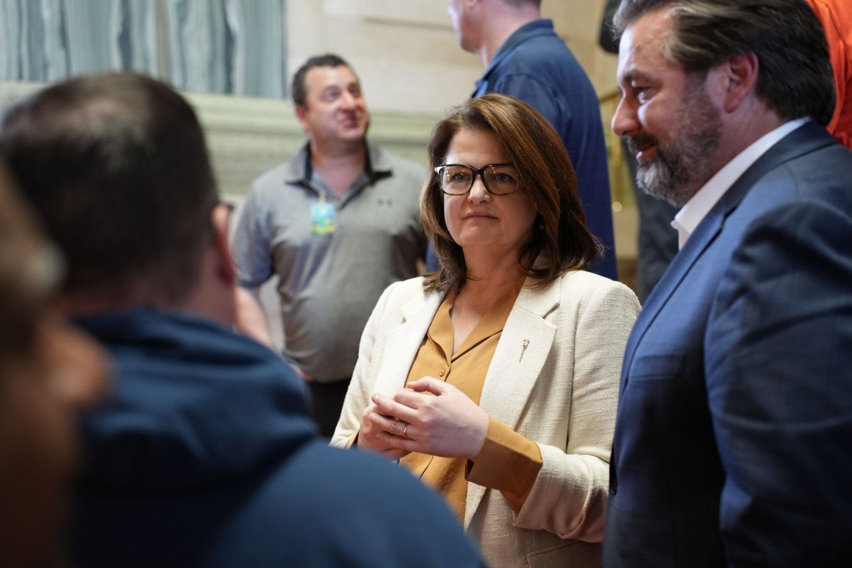 Sask_NDP's tweet image. From pipelines to powerlines, @SteelworkersCA are stepping up — but they need a government that will fight for local jobs, invest in infrastructure, and use Saskatchewan steel in public projects.
We stand with workers. We stand with Saskatchewan.