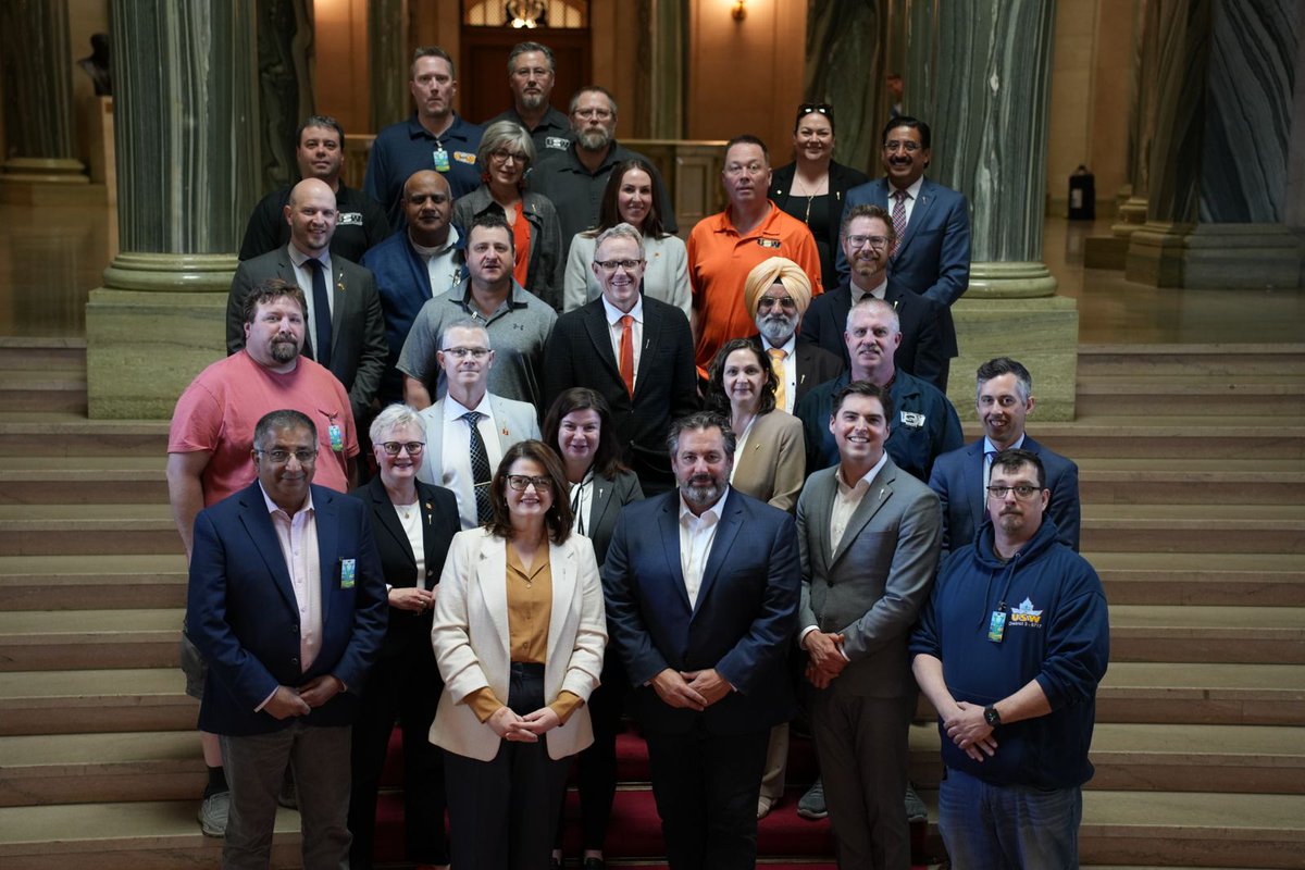 Sask_NDP's tweet image. From pipelines to powerlines, @SteelworkersCA are stepping up — but they need a government that will fight for local jobs, invest in infrastructure, and use Saskatchewan steel in public projects.
We stand with workers. We stand with Saskatchewan.