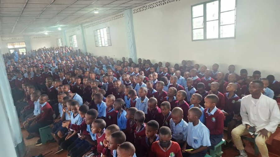 Ministry of Gender & Family Promotion | Rwanda (@rwandagender) on Twitter photo Mu gukumira no kurwanya ihohotera rikorerwa abana n’inda ziterwa abangavu, abanyeshuri ba "Academie de la Salle” na GS Byumba Catholique <a href="/GicumbiDistrict/">Gicumbi District</a> bahawe ikiganiro kibashishikariza gukomera ku ndangagaciro z'umuco no kunyurwa n'ibyo bahawe n'ababyeyi, bakirinda ababashuka. Mu gukumira no kurwanya ihohotera rikorerwa abana n’inda ziterwa abangavu, abanyeshuri ba "Academie de la Salle” na GS Byumba Catholique <a href="/GicumbiDistrict/">Gicumbi District</a> bahawe ikiganiro kibashishikariza gukomera ku ndangagaciro z'umuco no kunyurwa n'ibyo bahawe n'ababyeyi, bakirinda ababashuka.