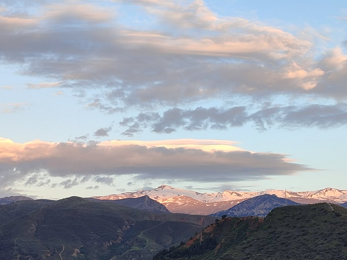 Ya va quedando menos nieve,pero una gozada esta primavera sin tanto calor!!!