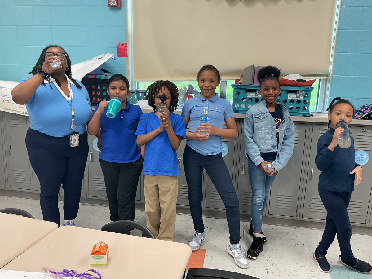 BellshirePE's tweet photo. @MNPS_kidshealth 
#MNPSWellnessWeek2025 
Bellshire elementary 
Wear blue and sip water all day https://t.co/qYkD9L6lLx