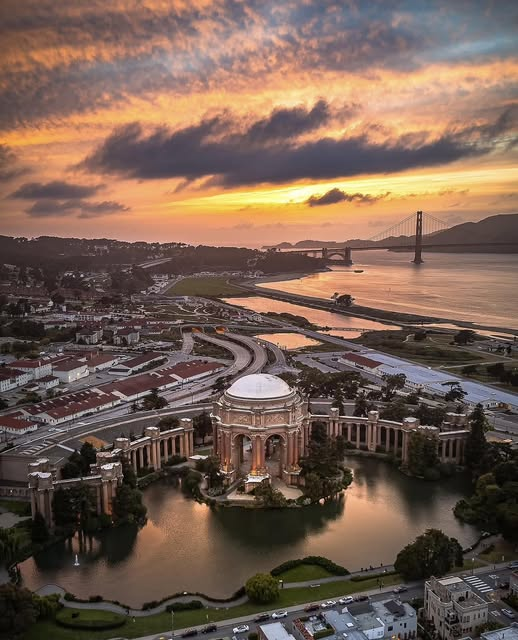 SherrylCake's tweet image. San Francisco: where every street tells a story, Left my heart in the Bay.
#SanFrancisco #GoldenGateBridge #BayAreaVibes
 #SFLife