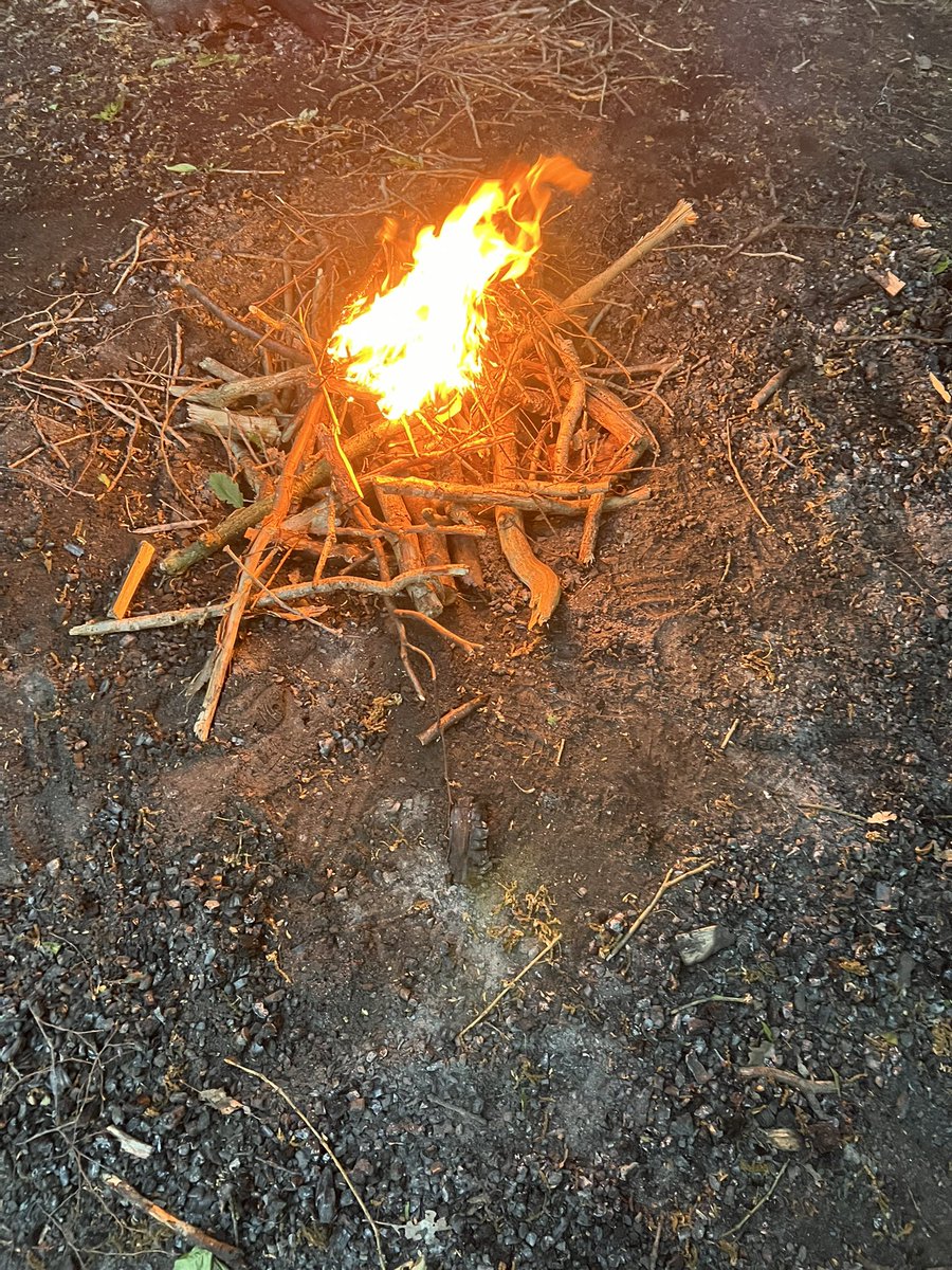 SmithamPrimary's tweet image. YR5  have been fed, played some games and now it’s time for s’mores and some music around the fire @RockUKAdventure #Wearelearning