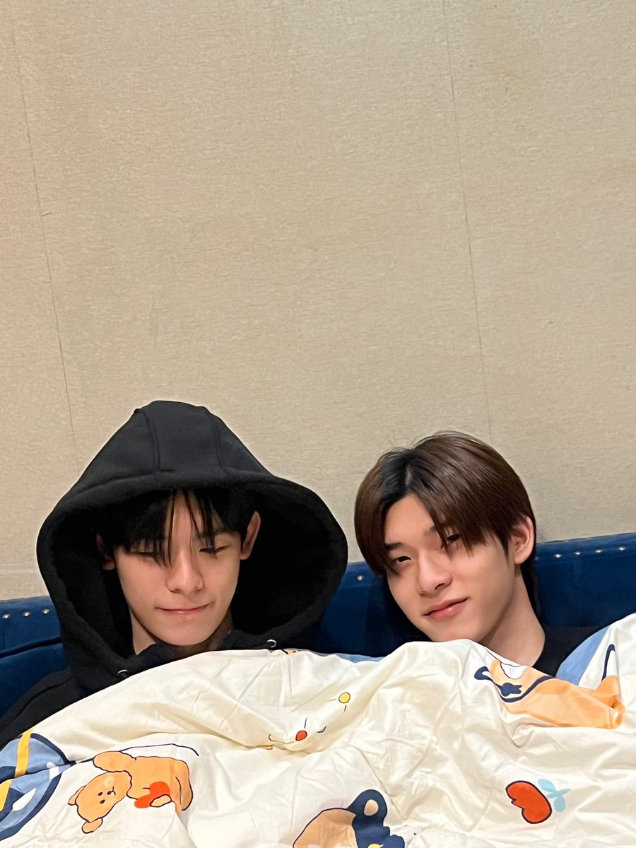 เบ้บบาดีบั้บบู้ 🦦 tweet media
