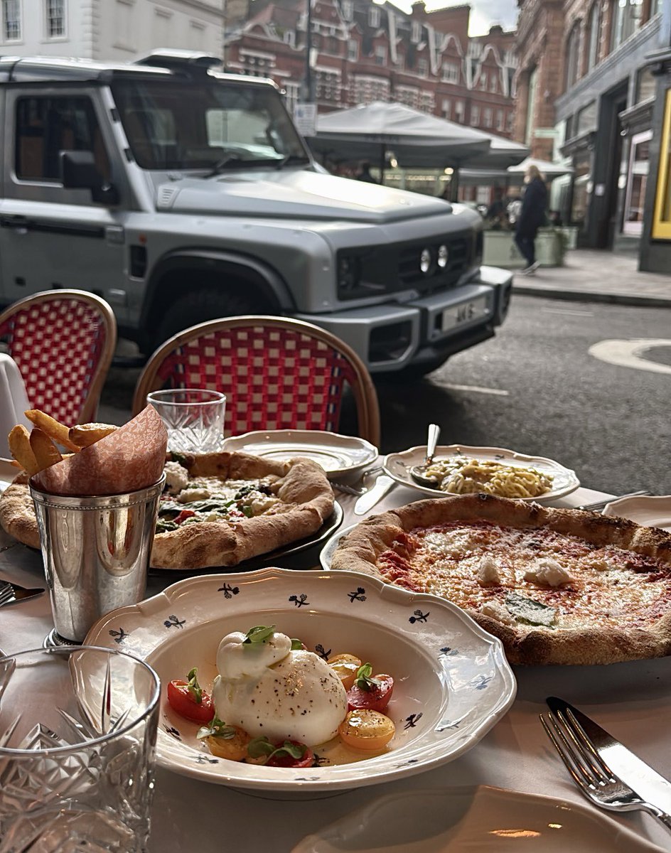 Pretty streets, prettier meals 🍽️