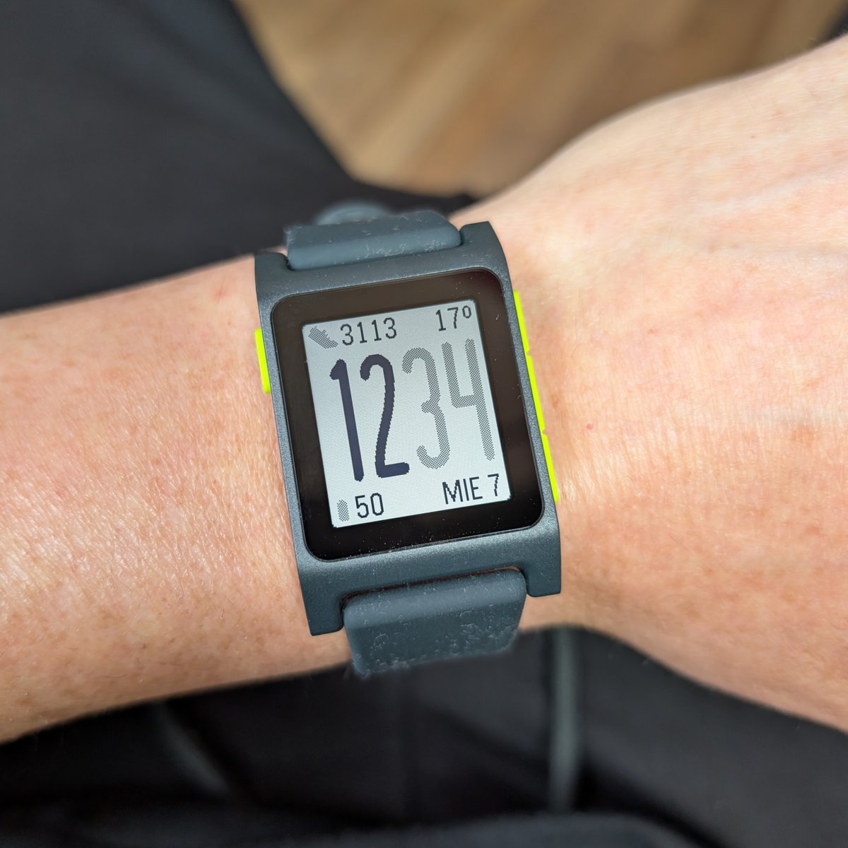 dp_faces's tweet image. New watchface Tall running on b&amp;amp;w Pebble 2, also fully compatible with the upcoming new watch Pebble Core 2 Duo!

apps.rebble.io/en_US/applicat…

#pebble #repebble #core2duo