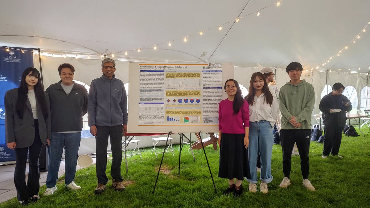 UofRDataSci's tweet image. This past week our seniors and final-semester masters #datascience students presented their data science capstone projects at the 2025 Hajim Senior Design Day 💻🌐

We were so proud of all the work our students did, and  seeing them present their work!