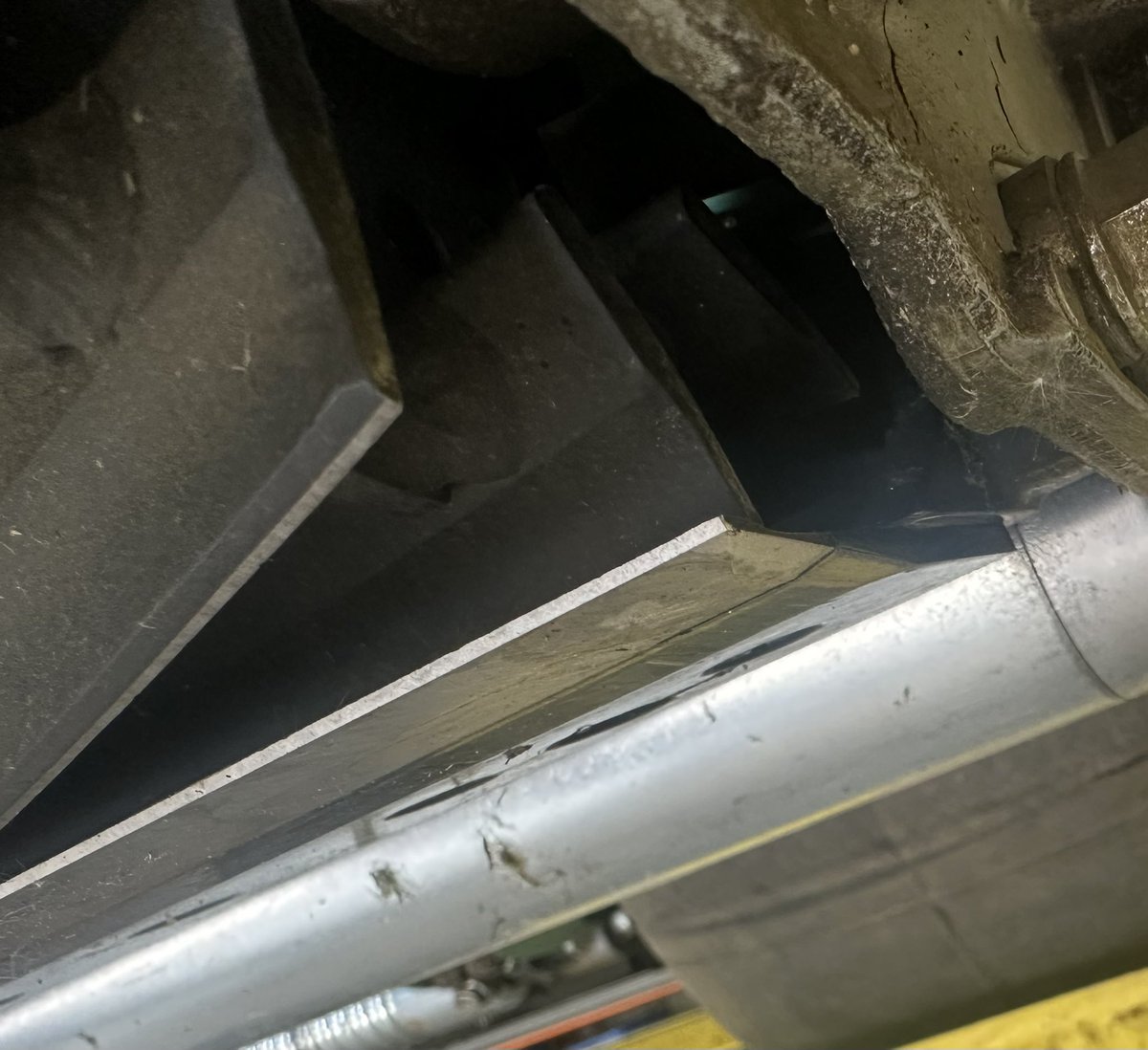 JacobShellis's tweet image. Great to catch up with Course Manager Shaun Bullin at @Hollinwell this morning for a quarterly review of the 2750E units delivered last year.

Full credit to Course Mechanic Ollie Wyllie for the outstanding setup on the QA5 cutting units — over 350 hours on the greens mowers, and…