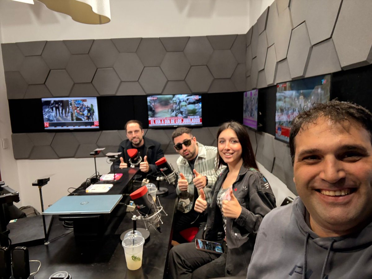 Hola Mandriles! 
Estamos en vivo 🥰

youtube.com/live/1mGz3ENL_…