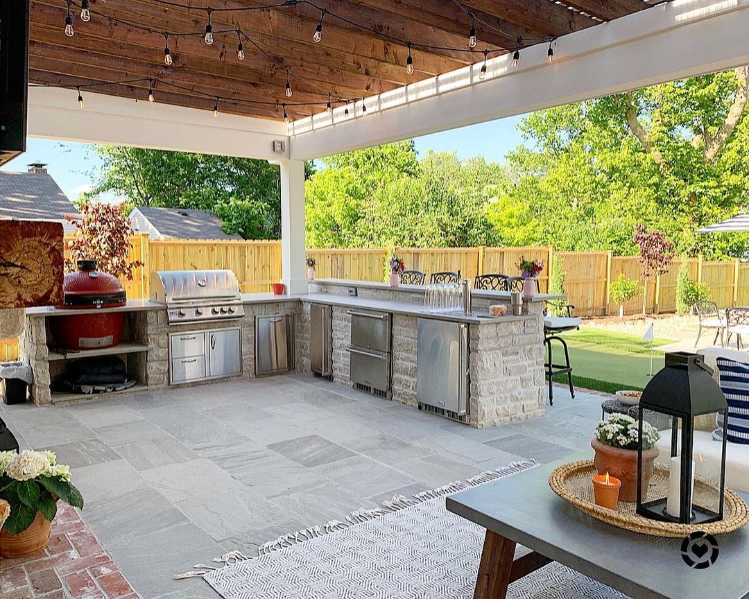 "We love to grill, and do it every chance we get, which gives me a break from the kitchen. This year grilling is a little different, as we now have our first ever outdoor kitchen."

📸: atashleysplace
#outdoorkitchen #outdoorspaces