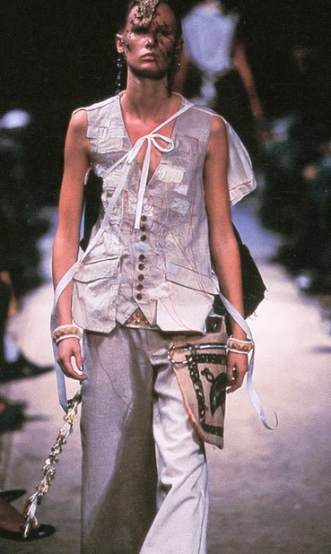 sincerehaterr's tweet photo. Undercover spring/summer 2003
#undercoverlab #juntakahashi https://t.co/Tc0WnJxlFp