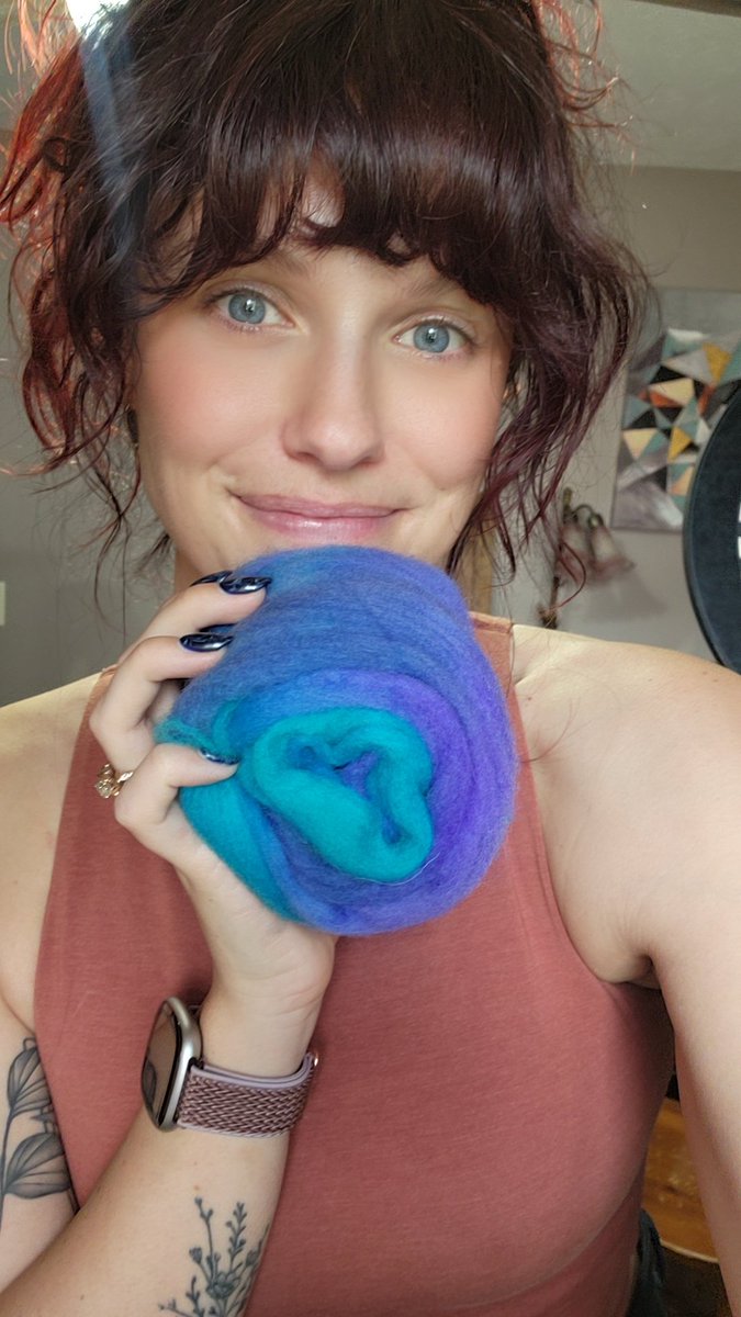HI I'm going live to spin some yarn! Come chill!!! ♡ 
twitch.tv/skydaddi