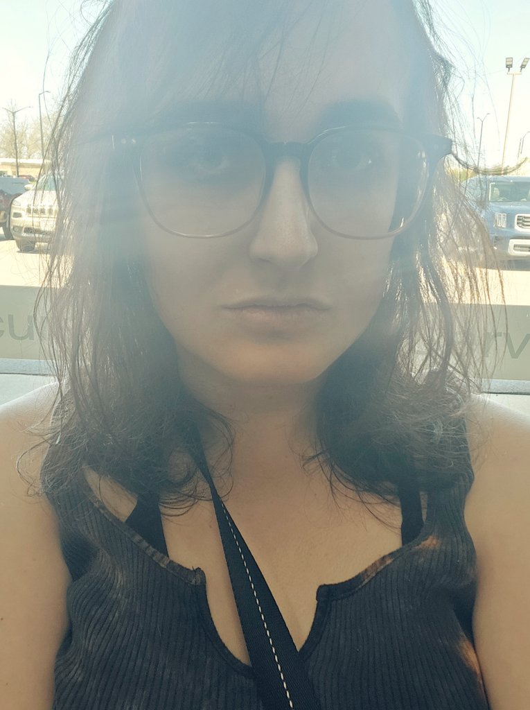 amongusmilf's tweet photo. can someone turn down the bloom outside. it's a bit much. https://t.co/ERt7UBFxA9