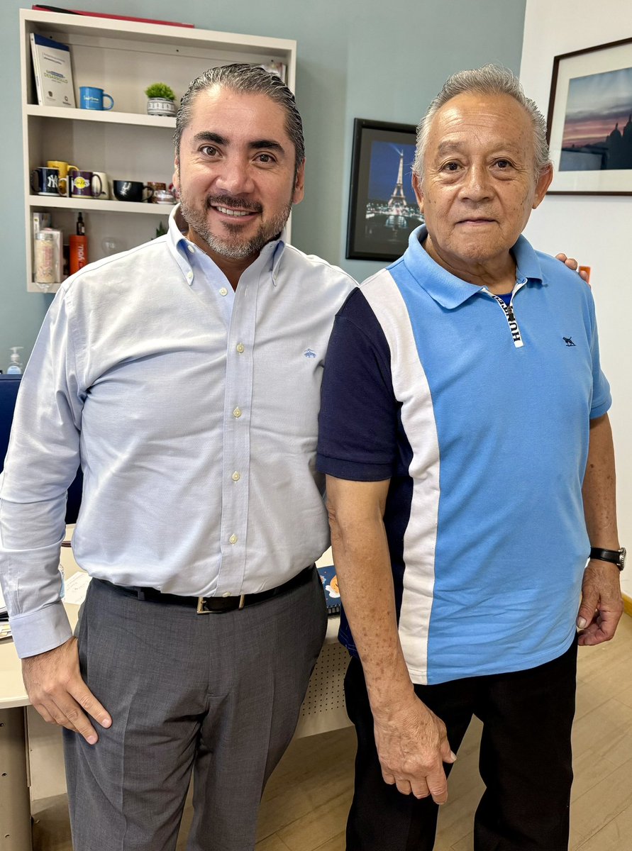 Arreguín JC (@arreguinjc) on Twitter photo El Srio <a href="/FedeDeLosCobos/">Federico De Los Cobos</a> nos ha urgido en reforzar el diálogo con todos los organizaciones sociales; hoy tuve el privilegio de saludar a Don Jesús Ríos de Grupo Queretano Centro Histórico, de quien recibimos consejos pero también requerimientos para atender <a href="/qromunicipio/">Municipio de Querétaro</a> El Srio <a href="/FedeDeLosCobos/">Federico De Los Cobos</a> nos ha urgido en reforzar el diálogo con todos los organizaciones sociales; hoy tuve el privilegio de saludar a Don Jesús Ríos de Grupo Queretano Centro Histórico, de quien recibimos consejos pero también requerimientos para atender <a href="/qromunicipio/">Municipio de Querétaro</a>