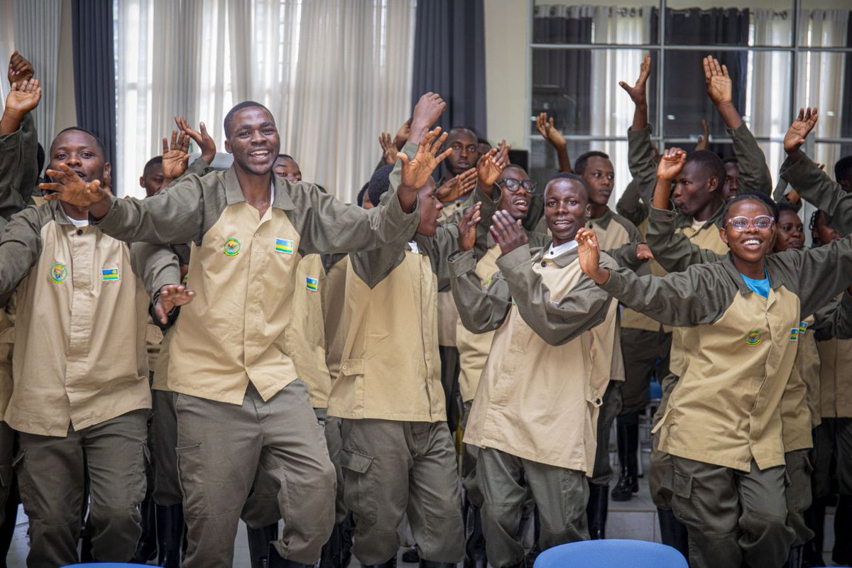 Uyu munsi mu Kigo cy’Ubutore cya Nkumba, hatangijwe ku mugaragaro Itorero Indashyikirwa icyiciro cya 4, ryitabiriwe n'Intore mu Ikoranabuhanga ziturutse mu Turere twose tw’Igihugu, rigamije kubafasha kunoza inshingano zabo zijyanye no guhugura abaturage mu ikoranabuhanga no kuba