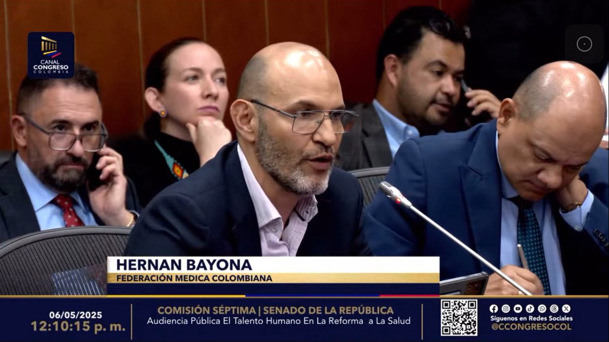 📍 En la Audiencia Pública <a href="/ComisionVIICol/">Comisión Séptima Senado de la República🇨🇴</a> el Dr. <a href="/BayonaHerman/">Herman Bayona</a>, vicepresidente de la <a href="/FedemedicaC/">Federación Médica Colombiana FMC</a> alzó su voz en defensa de quienes sostienen el sistema de salud:

🗣️ “No somos talento humano. Somos trabajadores de la salud.”

Conoce más en 👇
federacionmedicacolombiana.com/2025/05/07/aud…