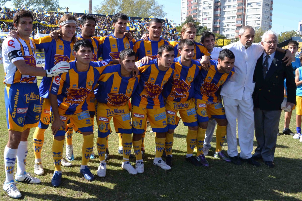 🇺🇦 Hoy se cumplen 14 años del ascenso del 2011

Equipo historico que quedo en el ADN Futbolero no solo de los hinchas de Atlanta.

¿Cual era tu jugador Favorito de aquel año?