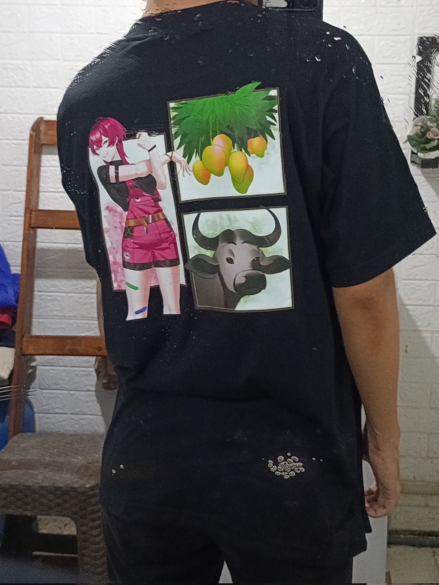 athaaddo's tweet photo. BDTS @tana_jkt48v KEREN BANGET CUYYYY. Depan ada aksara jawa yang tulisannya Tana Nona, belakang ada gambar Tono lagi ngincer mangga pak rt bareng ireng (ngarang). Suka banget😇 Apalagi warnanya ireng👊🏻 Keren lah pokoknya🔥🔥
#Colo20fYouth
#ColorOfYouth https://t.co/IdFqFF0rNN