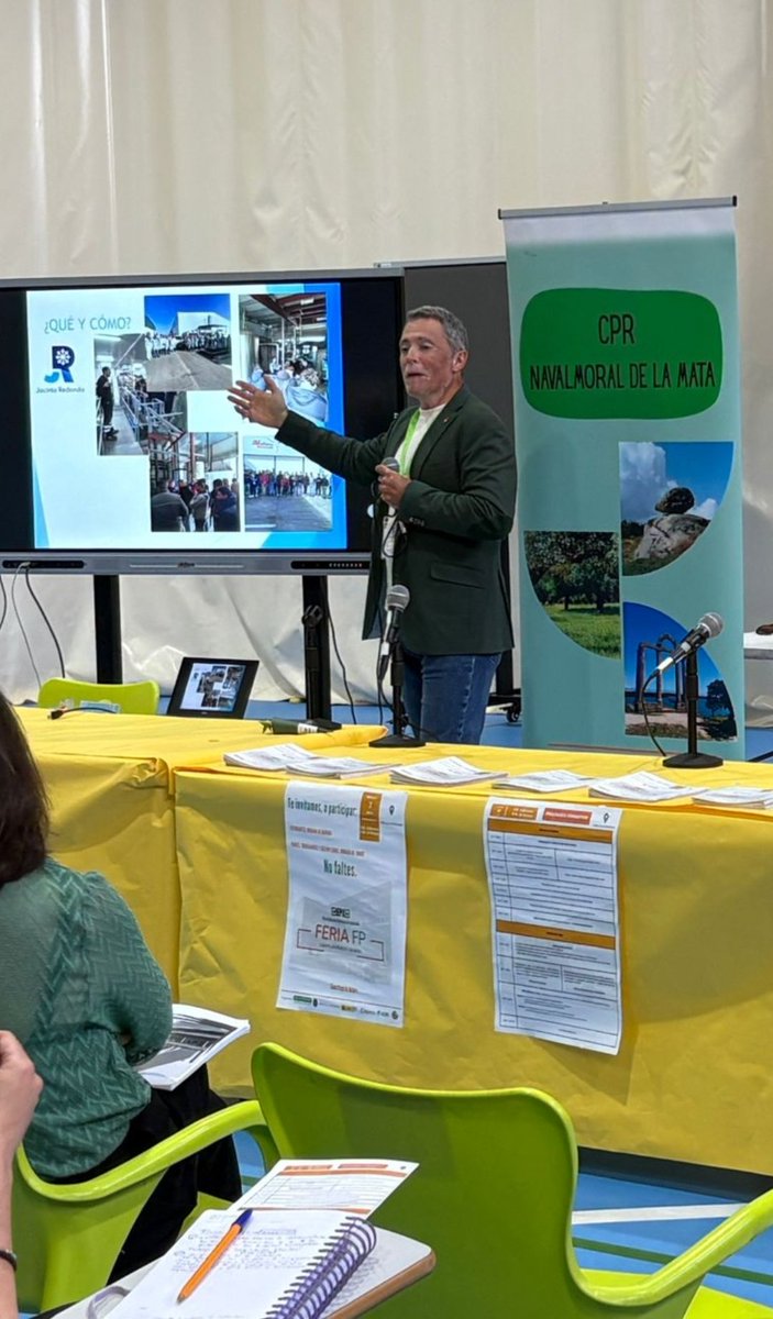 FPSanRoque's tweet image. Hoy nuestro compañero Íñigo García @igarciaelexalde representó al @IesSanRoque en la feria de FP de Navalmoral de la Mata donde dió una charla sobre buenas prácticas en FP, explicando el proyecto de FP Dual Rotatoria del GFGS de Mant. de inst. Térmicas y fluidos.
@FpExtremadura