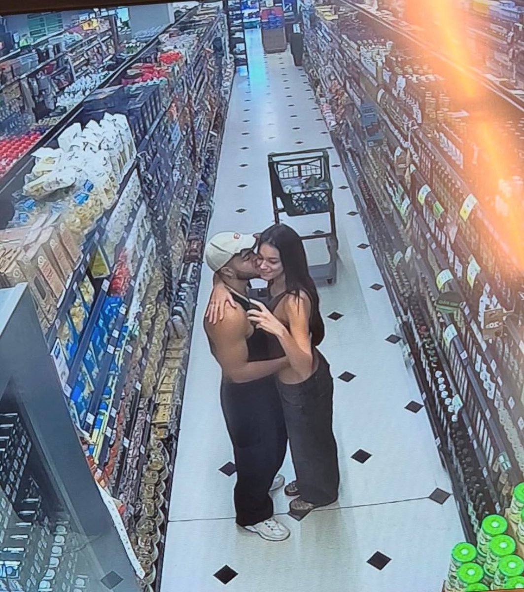 vaidesmaiar's tweet image. ASSUMIDOS! Alane Dias posta primeira foto ao lado de Francisco Gil