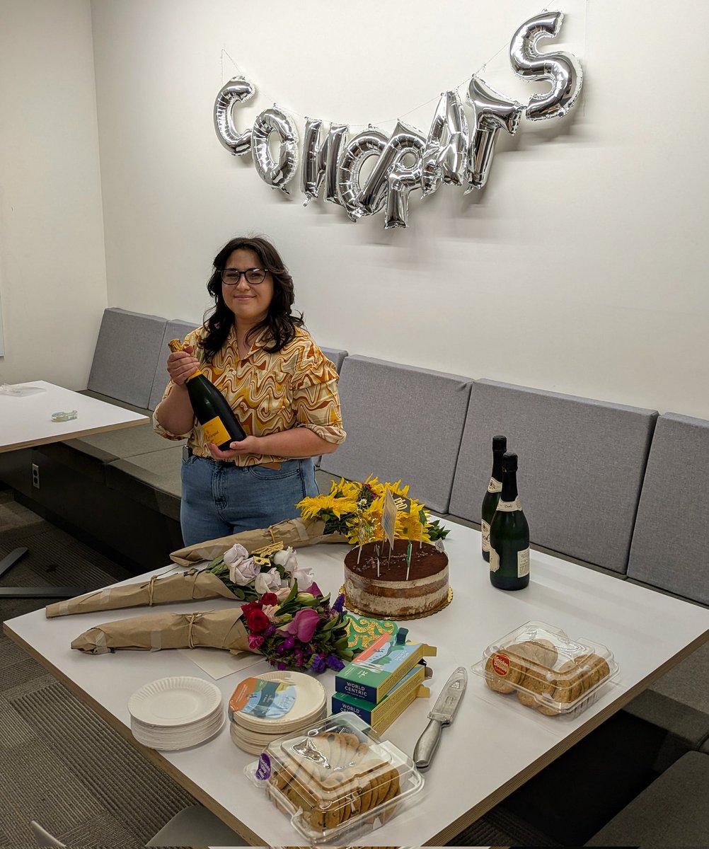 PluthGroup's tweet image. Congratulations Dr. Davis @agdavis98 on a great PhD defense! Lots of new insights into the reactivity and binding of reactive hybrid S &amp;amp; N anions!