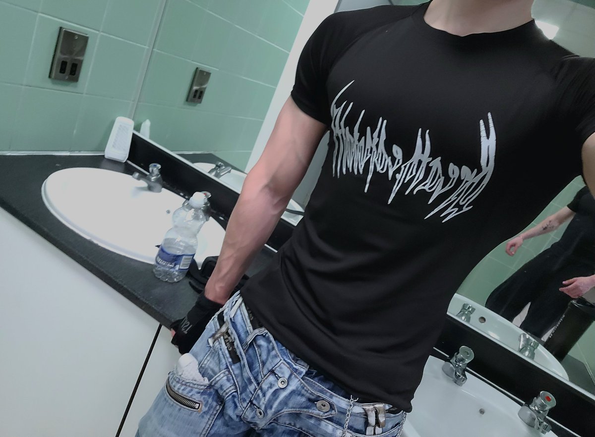 _jpjordon_'s tweet image. on today's episode of my baka life