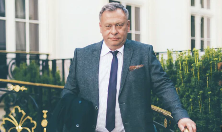 🔥 THREAD / #PBIPHFiles – Król off-shoru, dyplomata-cienie i bułgarski kartel tytoniowy. Najbardziej wybuchowy układ na linii PL-BG, odsłona 2025 👇

1️⃣ Ryszard Stopa, prezes Polsko-Bułgarskiej Izby (PBIPH), figuruje w #ParadisePapers jako właściciel Malta Sentry Ltd. Raj