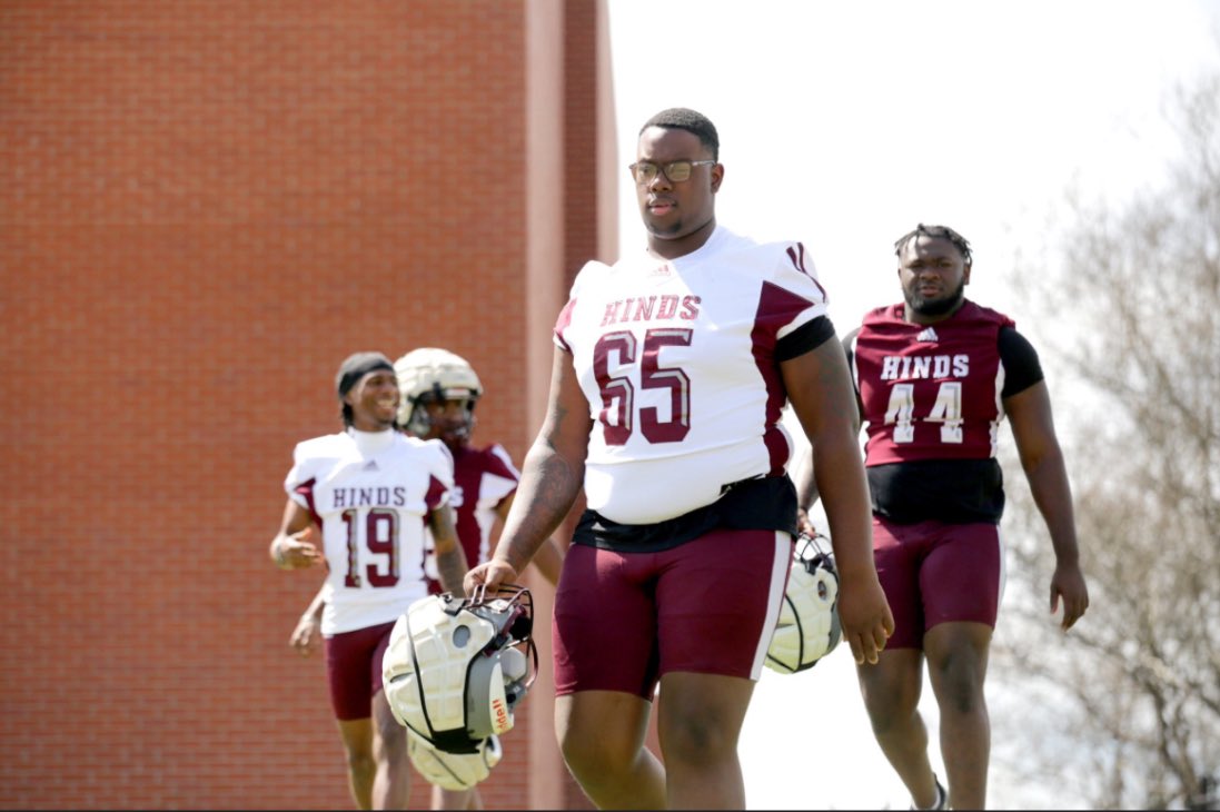 #AGTA I’m blessed to receive another offer from <a href="/HindsCC_FB/">Hinds CC Football</a>  after talking to <a href="/CoachQSauls/">Coach Quentin C Saulsberry</a> 

<a href="/Coach_Bramlett/">Jake Bramlett</a> <a href="/robin_lee6179/">Robin Lee</a>