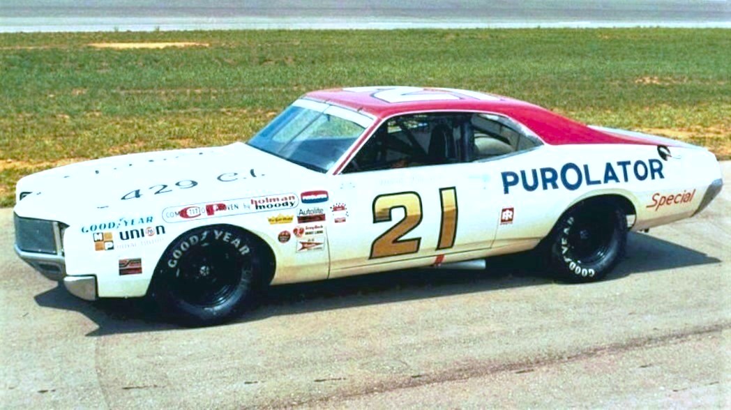 David Pearson won the 1972 Winston 500 at Talladega 53 years ago today. 🏁 

#TheSilverFox 🏁 #WoodBrothersRacing