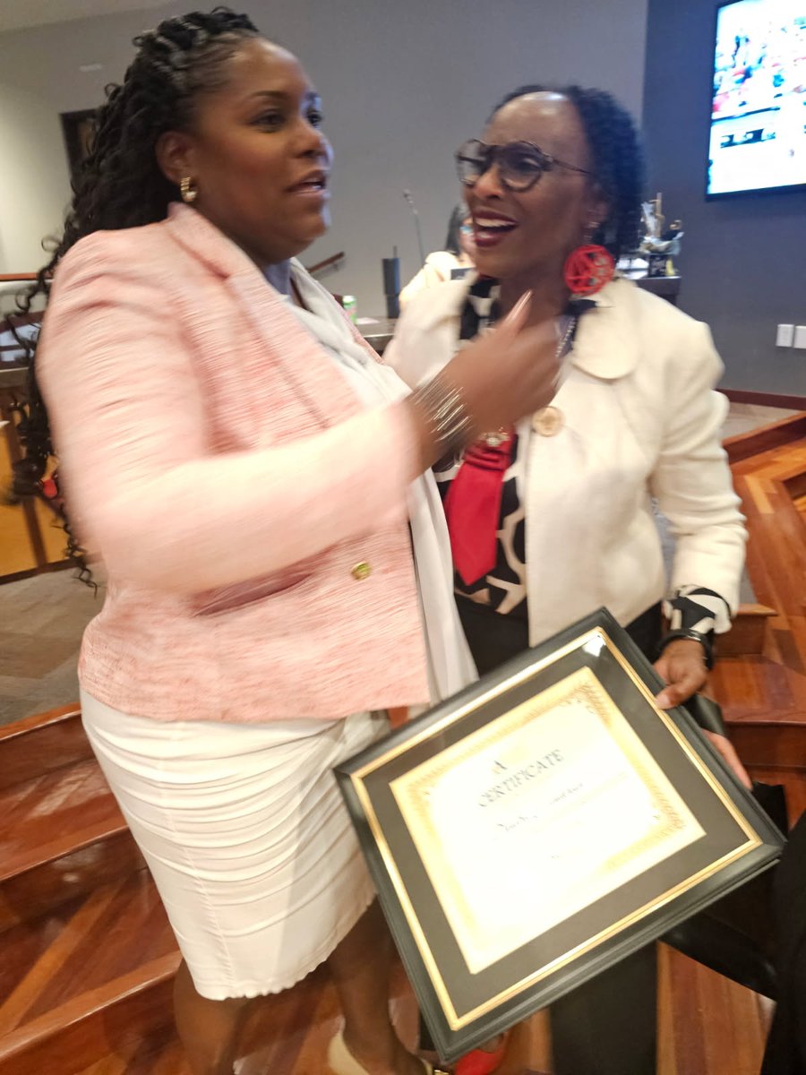 Parkside Elementary-APS (@apsparkside) on Twitter photo 🎶🌟 Congratulations to Mrs. Henderson, our amazing music teacher, for being honored for 35+ years of dedicated service to APS! Your passion for music and education inspires us all! <a href="/apsupdate/">ATL Public Schools</a> 🎶🌟 Congratulations to Mrs. Henderson, our amazing music teacher, for being honored for 35+ years of dedicated service to APS! Your passion for music and education inspires us all! <a href="/apsupdate/">ATL Public Schools</a>