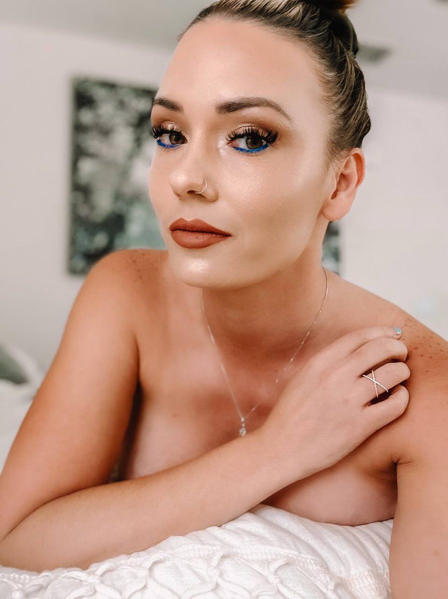 pretty face, naughty mind...