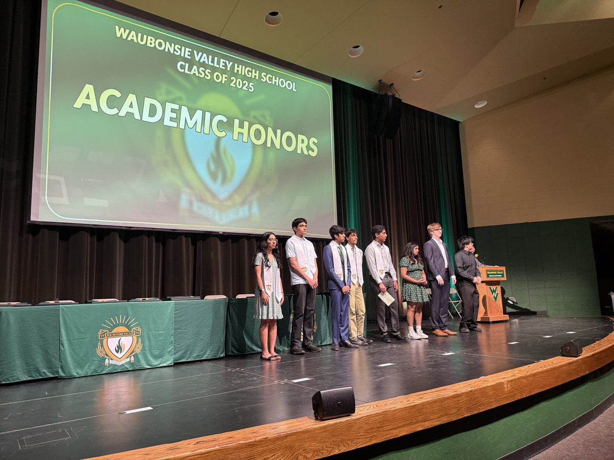 WaubonsieValley's tweet photo. Tonight we celebrated our seniors departmental recognitions for the Class of 2025 at the Green &amp; Gold awards.  Congratulations to these outstanding students. https://t.co/lv6b4Xo376