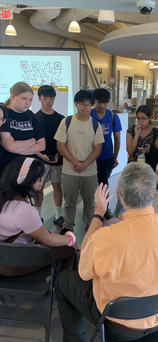 ddrzonek's tweet image. A big thanks to Charlie Hart for coming in today to pump up our students for the AP World exam tomorrow! It was so good to see this absolute Sandburg legend return home and in his element!