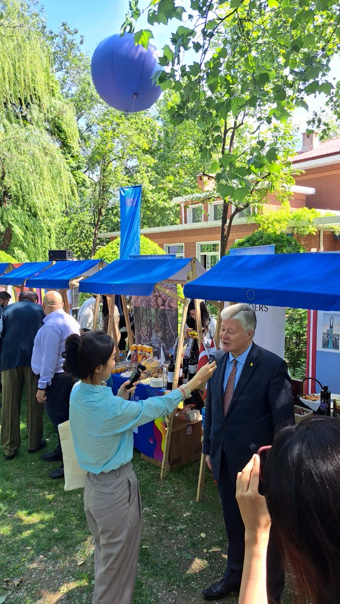 Grand event orgnised by the EU Delegation in Beijing on the occasion of Europe Day and the 50th anniversary of EU-China relations. Happy Europe Day!
#EuropeDay